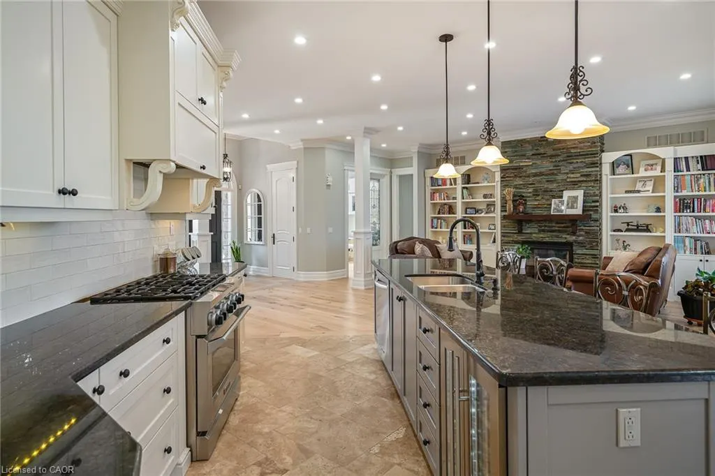 7 Sandalwood Crescent