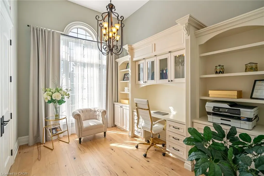 7 Sandalwood Crescent