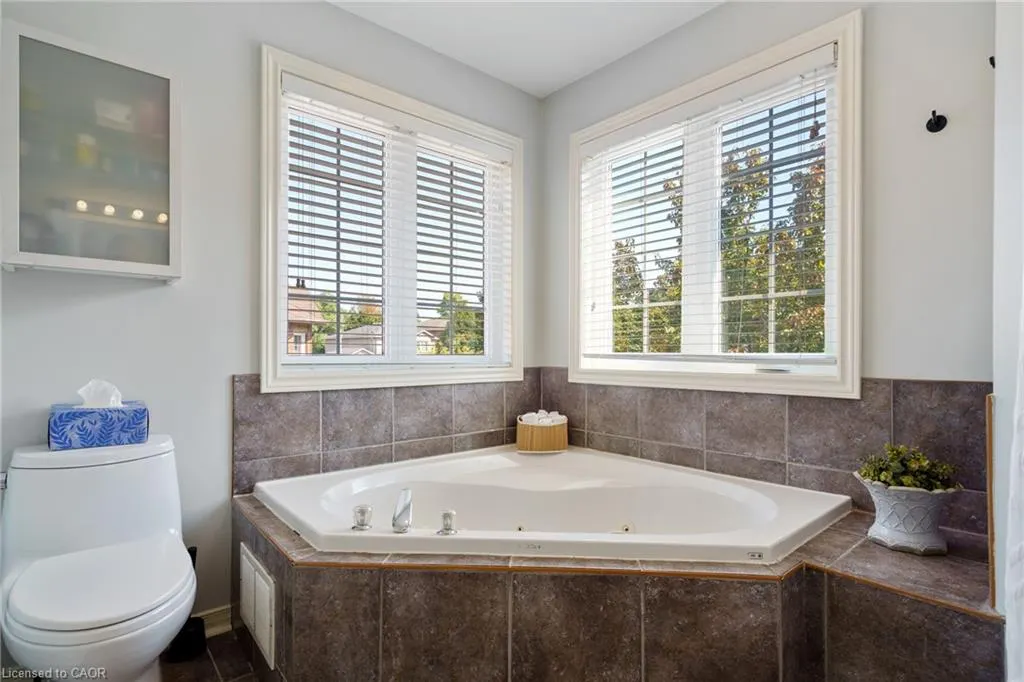 3 Maplehurst Ridge