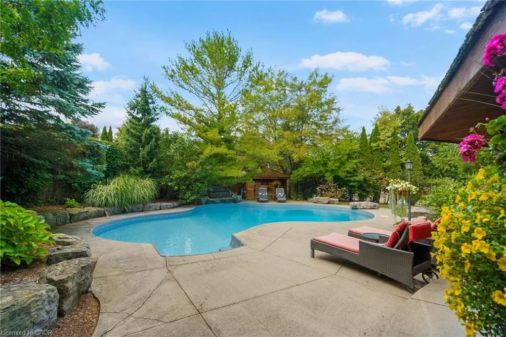 3 Maplehurst Ridge