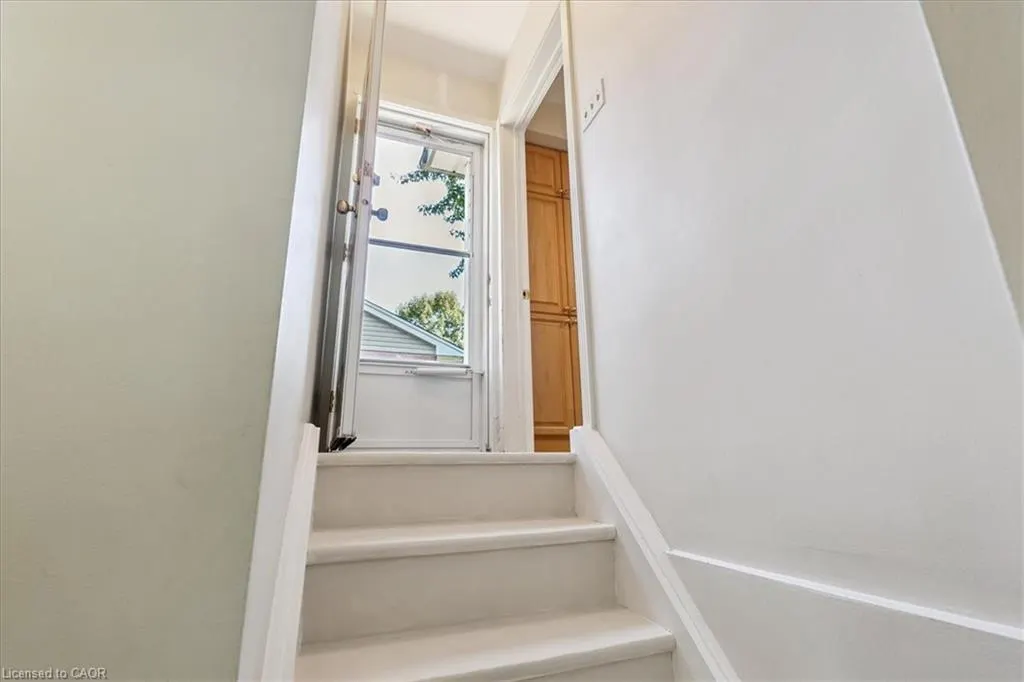 871 Francis Road