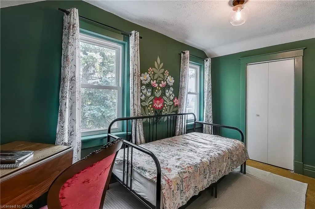 84 Absalom St W Street