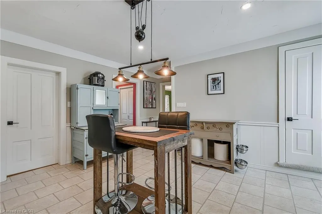 84 Absalom St W Street