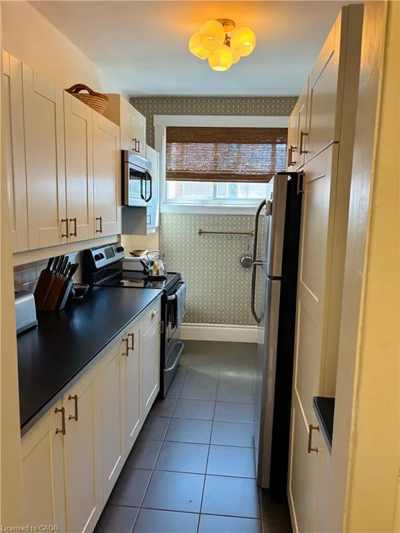 285 King Street W, #23