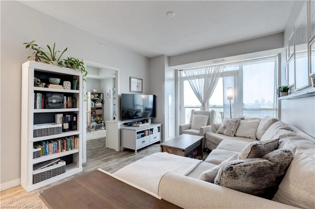 2081 Fairview Street, #1003