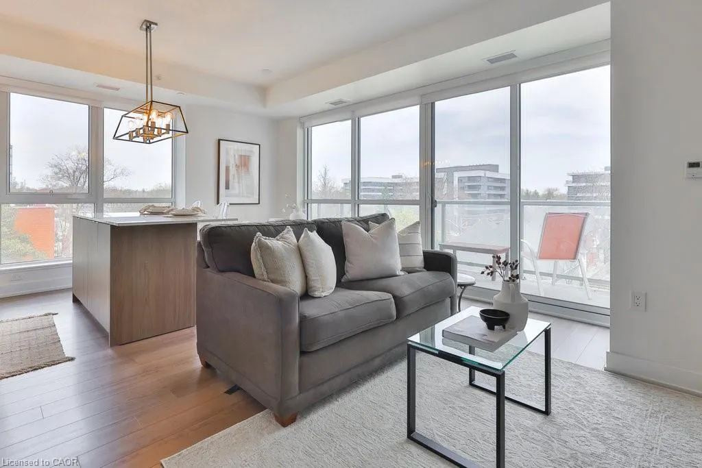 8 Ann Street, #401
