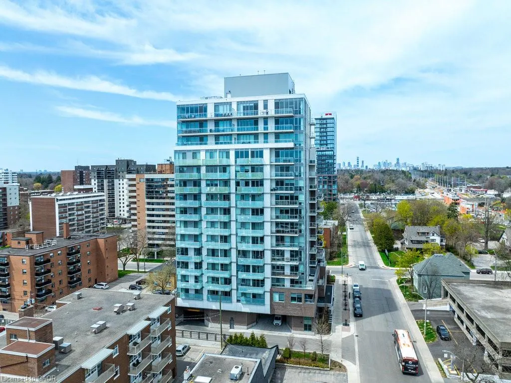 8 Ann Street, #401