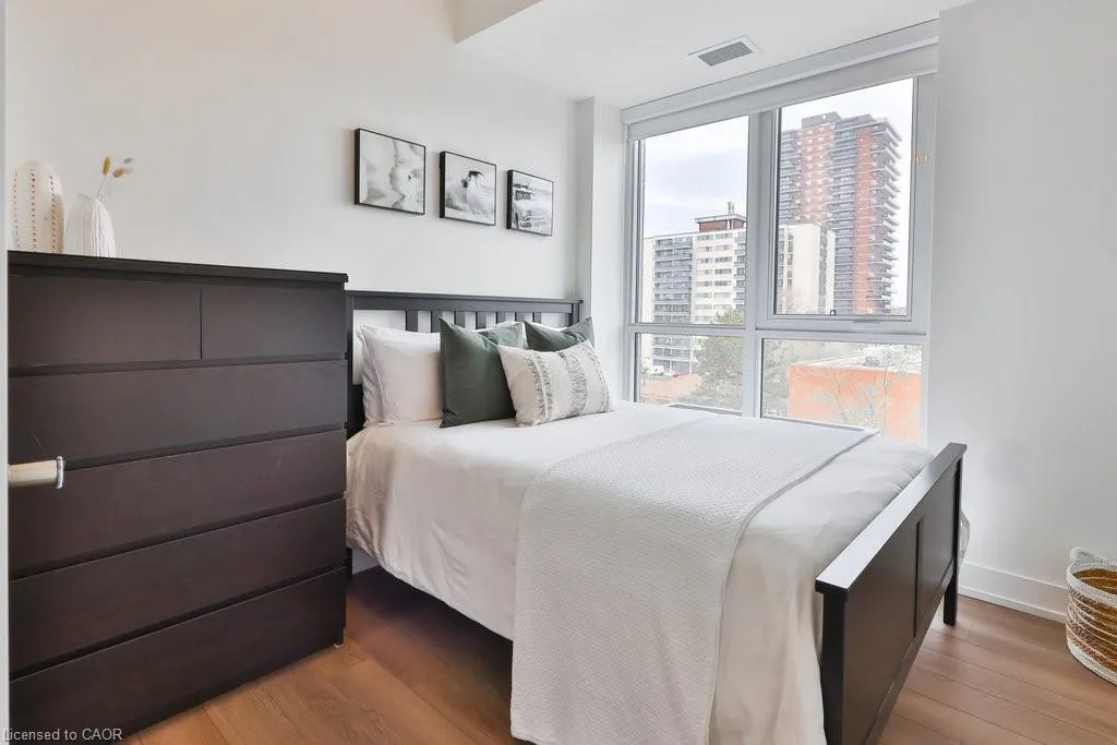 8 Ann Street, #401
