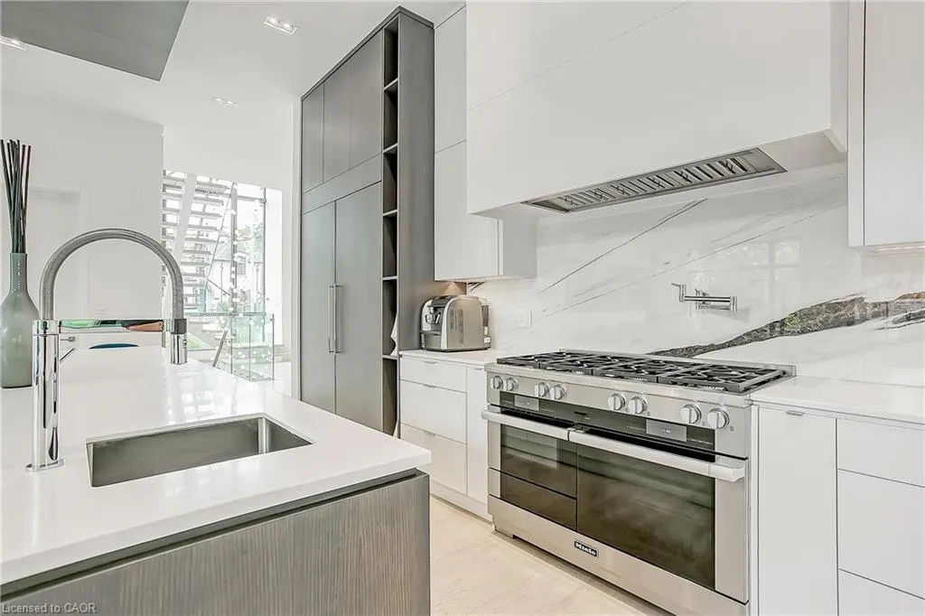 421 Chartwell Road