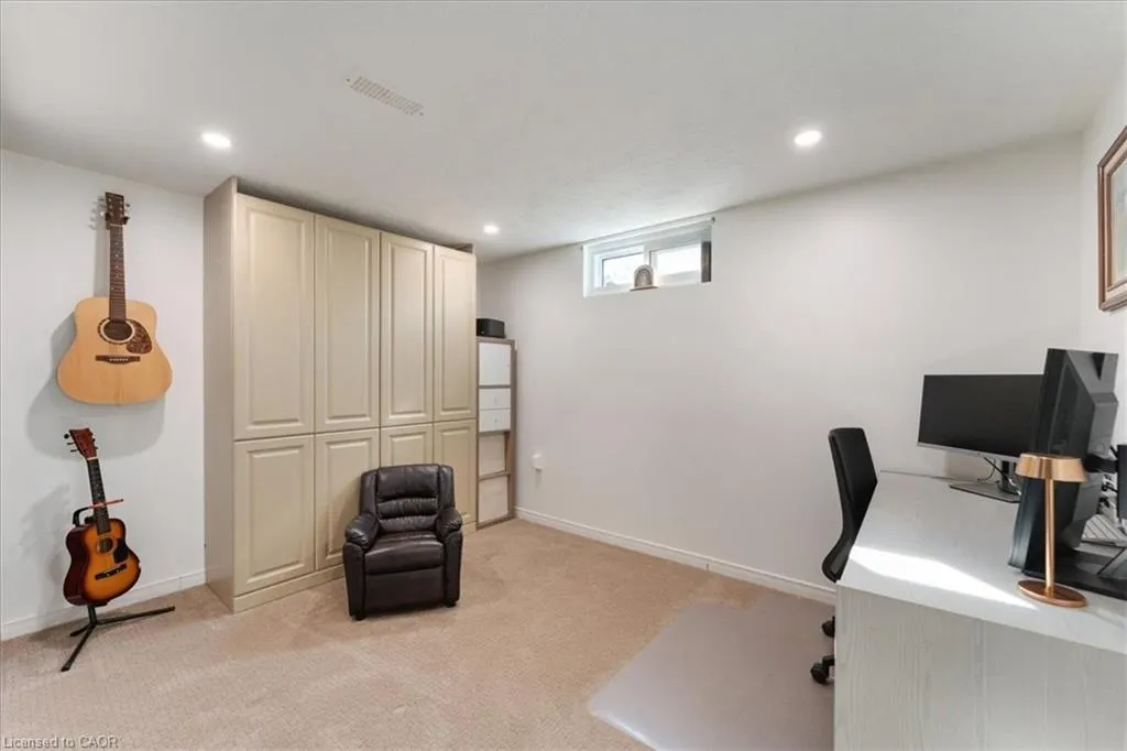 32 Donly Drive N