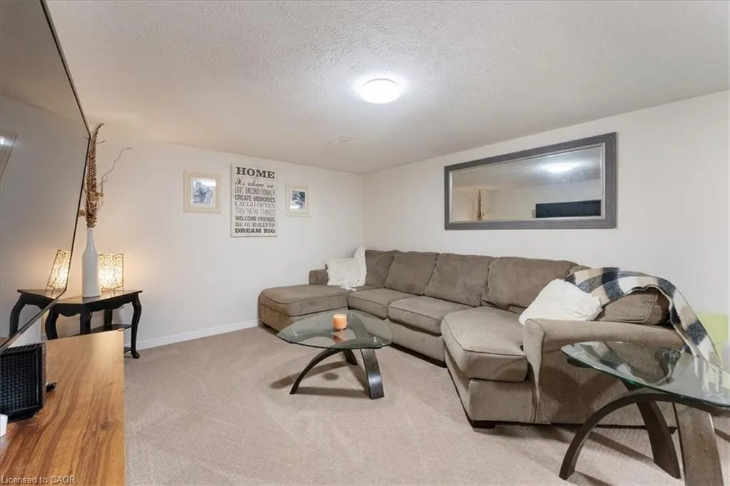 32 Donly Drive N