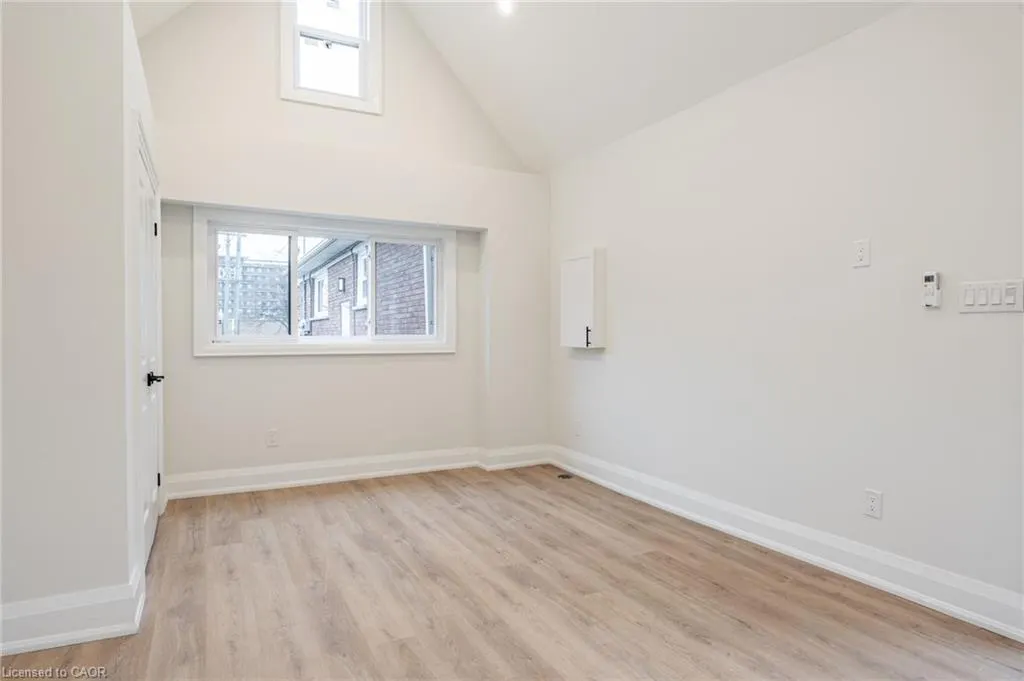 10 Caledon Avenue, #3