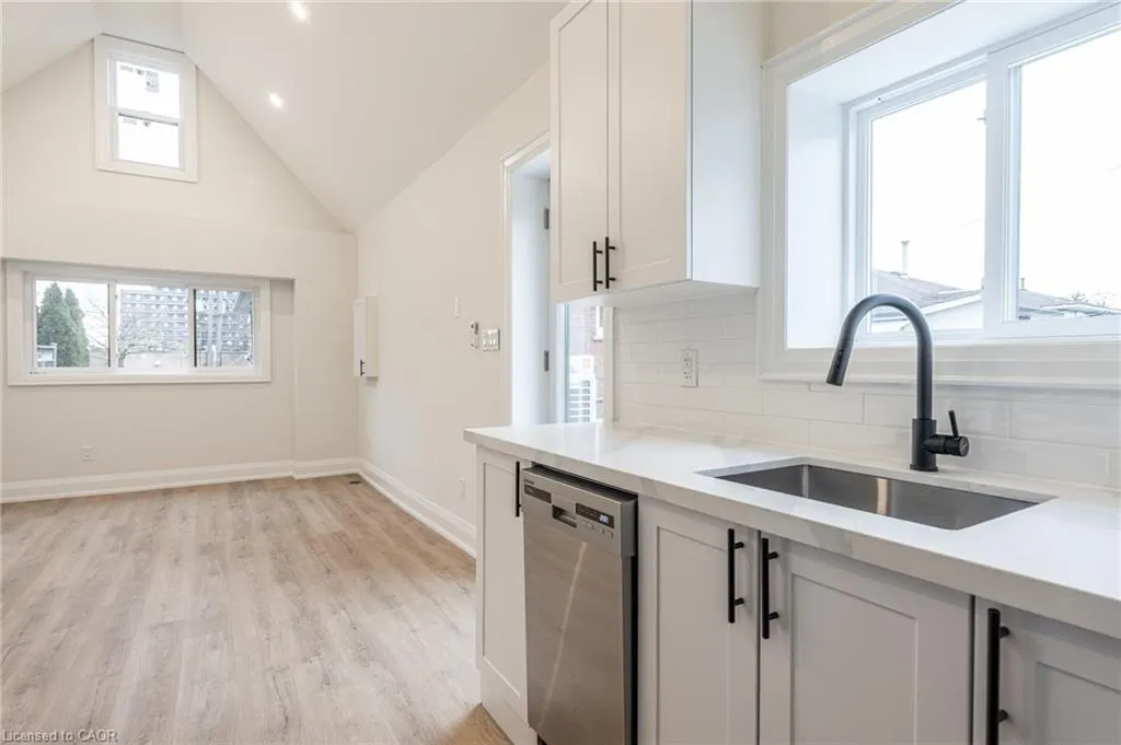 10 Caledon Avenue, #3
