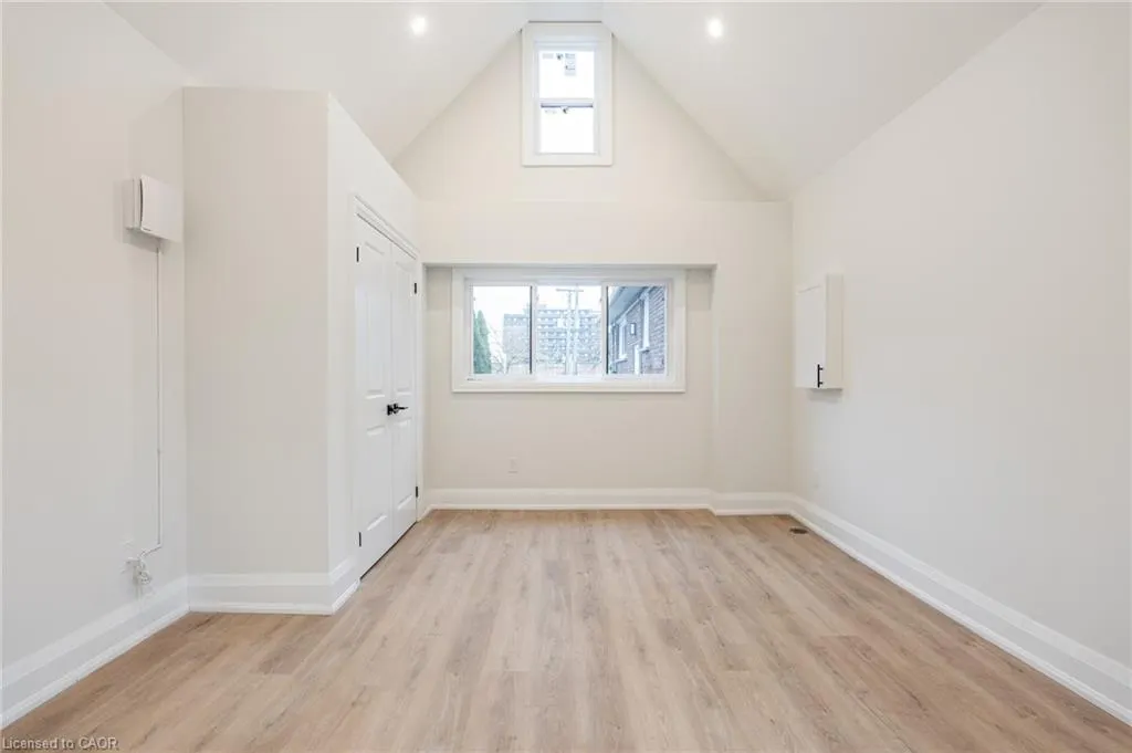 10 Caledon Avenue, #3