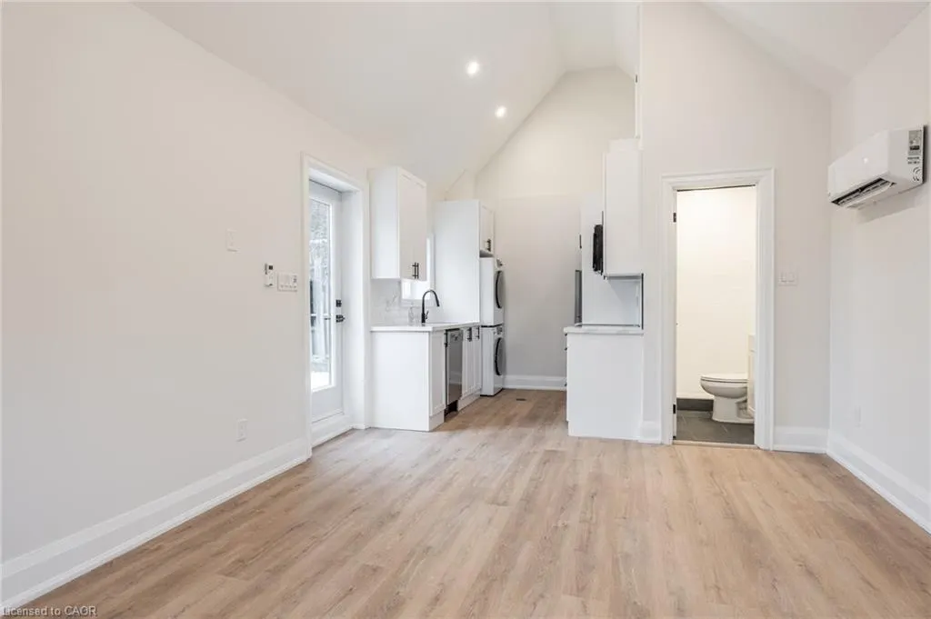 10 Caledon Avenue, #3