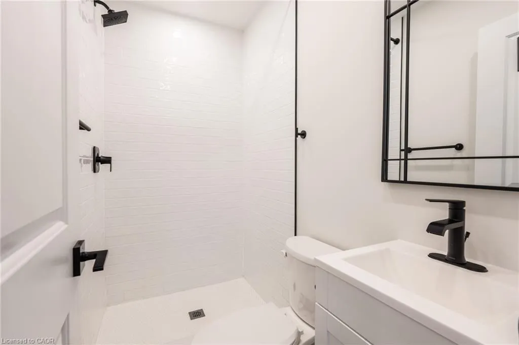10 Caledon Avenue, #3