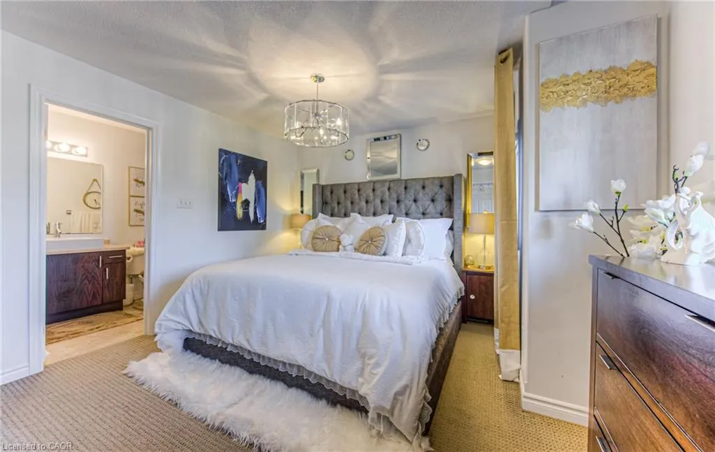 6 Upper Mercer Street, #C14