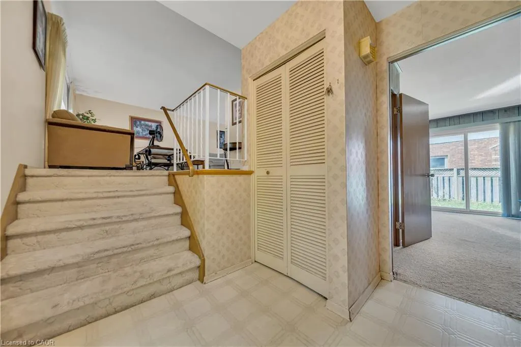 395 Mossom Place