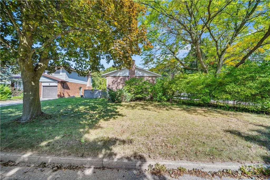 395 Mossom Place
