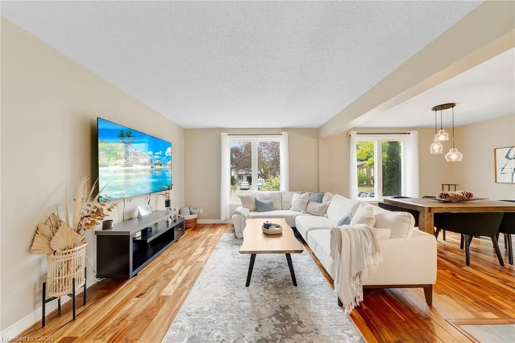 28 Lynden Hill Crescent