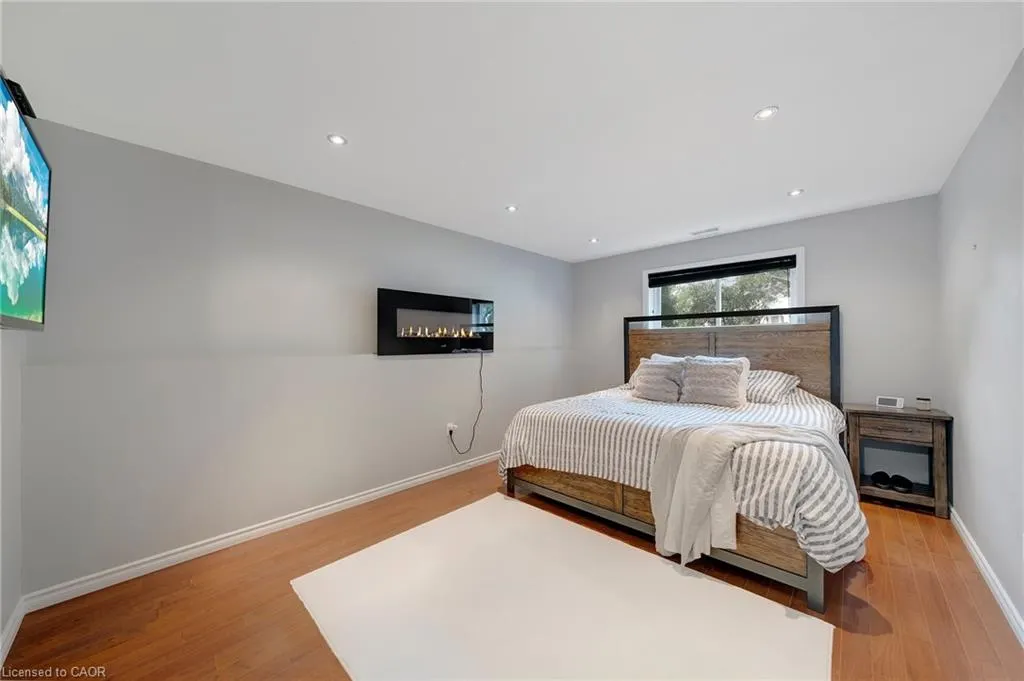 28 Lynden Hill Crescent