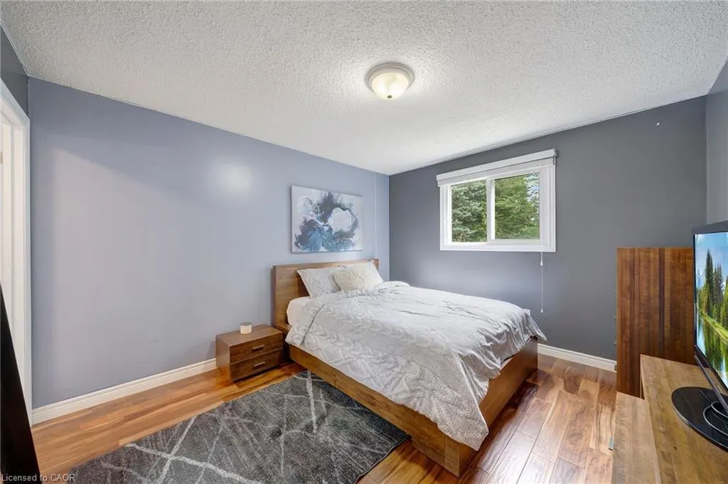 28 Lynden Hill Crescent