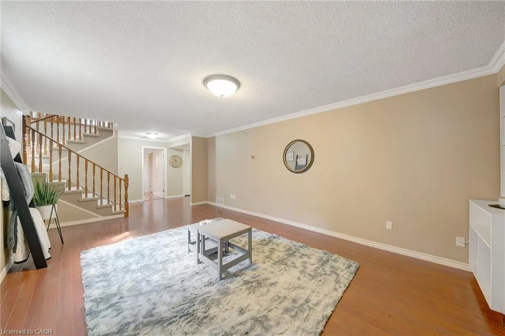 28 Lynden Hill Crescent
