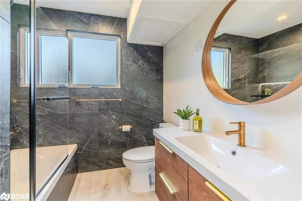 319 East 16th Street