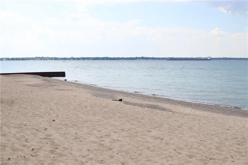665 Lakeshore Road