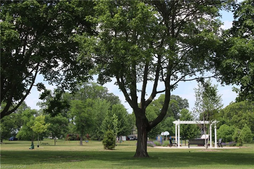 665 Lakeshore Road