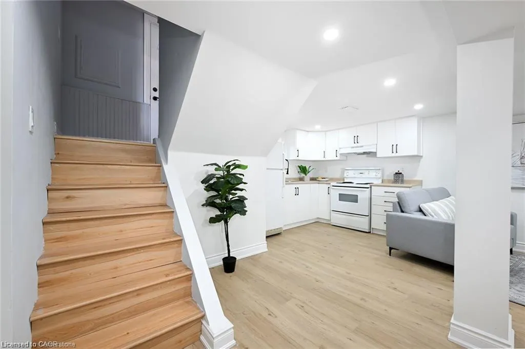 213 East 28th Street, #Lower