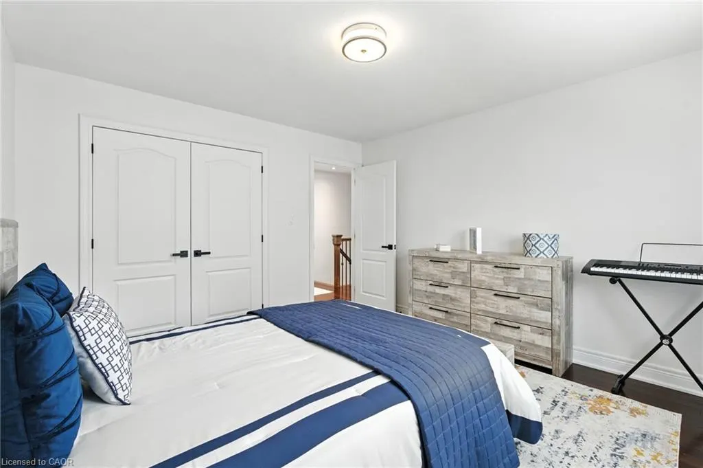 199 Hunter Street W