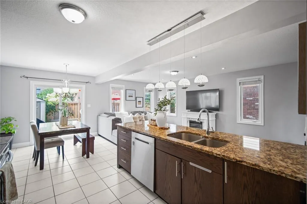 439 Moorlands Crescent