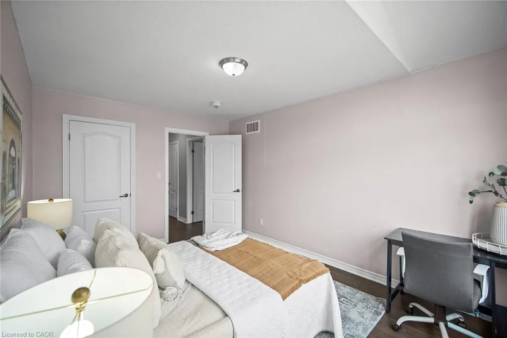 439 Moorlands Crescent