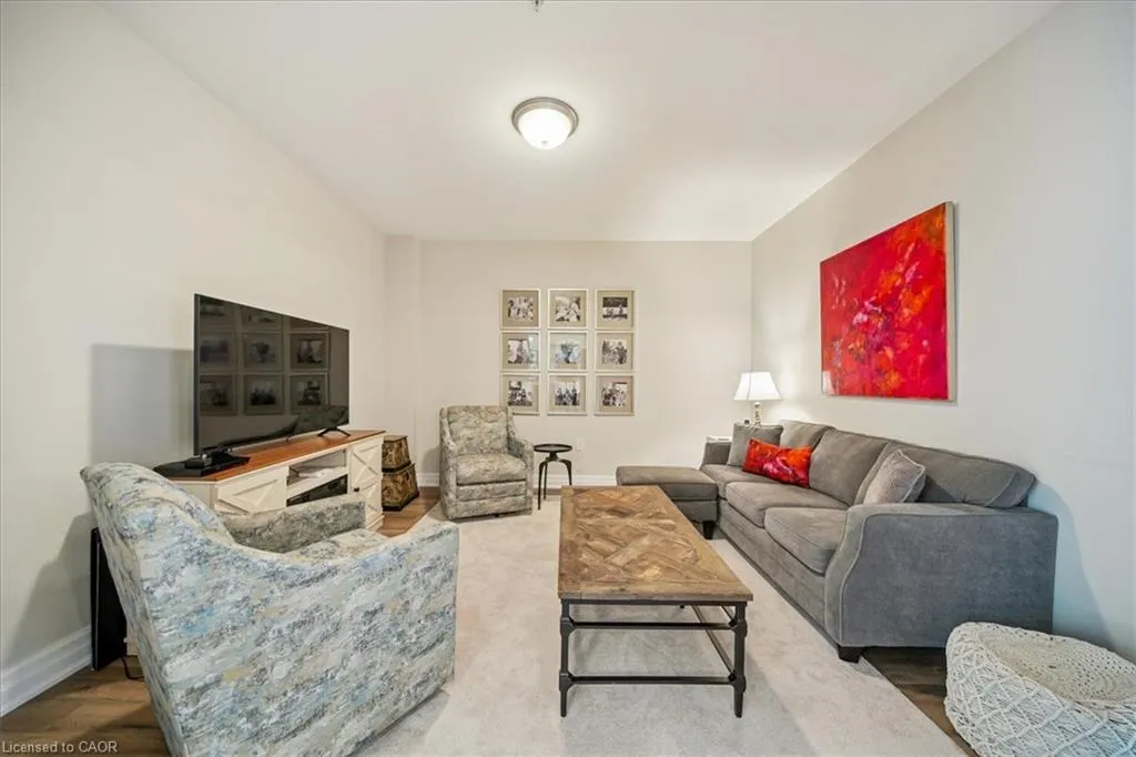 3290 New Street, #222
