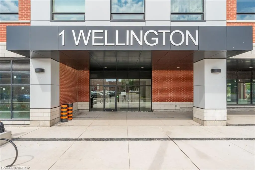 1 Wellington Street, #319