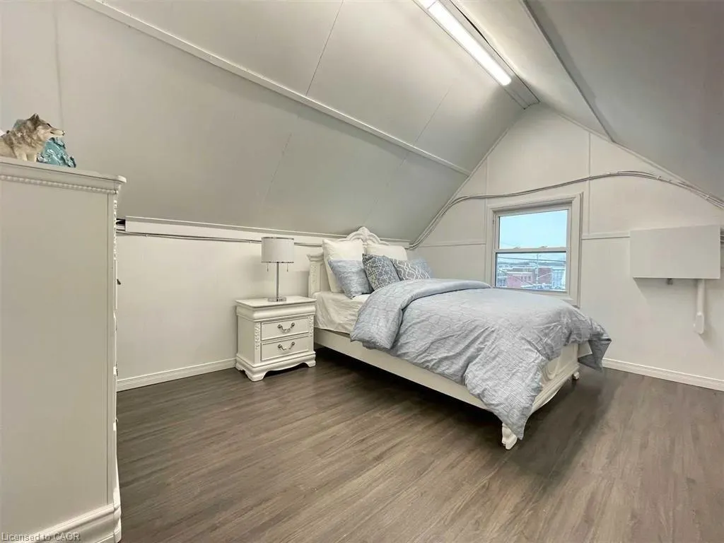 229 Locke Street S