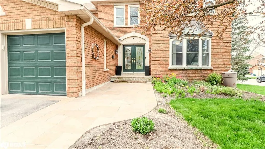 37 Falling Brook Drive