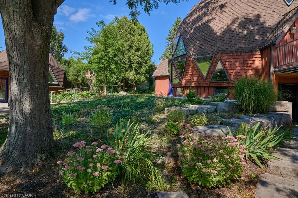 98 Meadowbrook Court