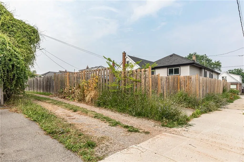 118 Julian Avenue