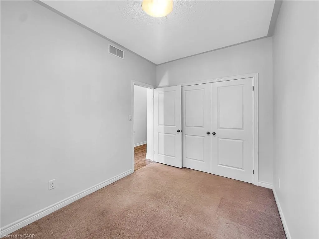 15 Iron Bridge Court