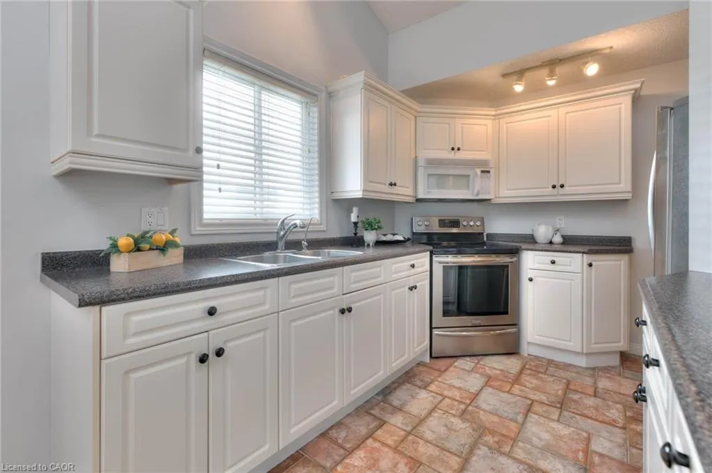 17 Woods Edge Court, #165