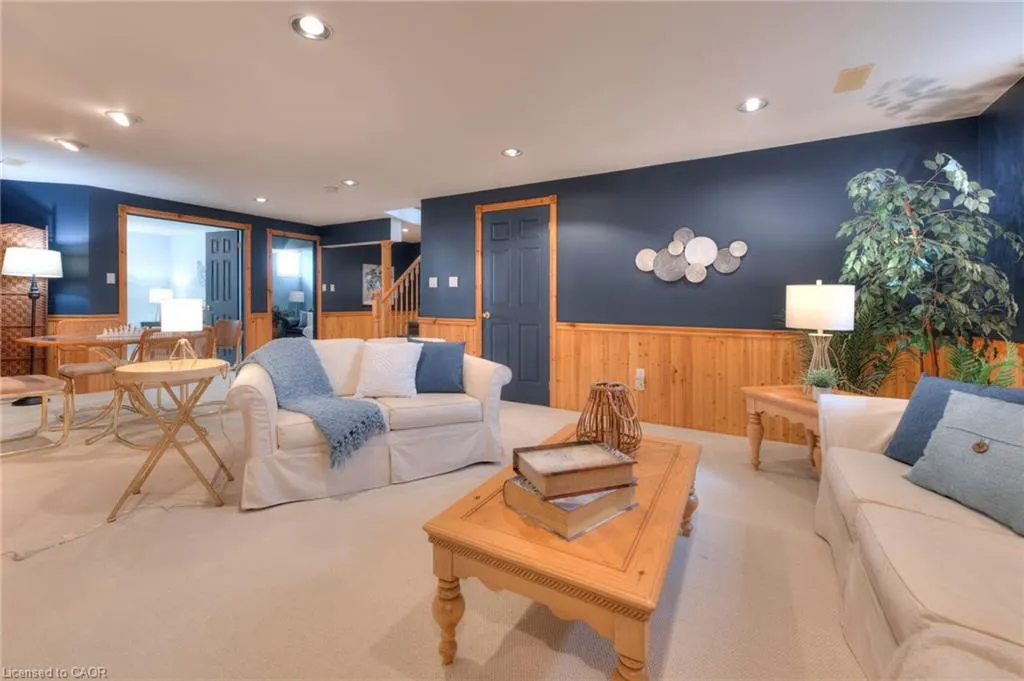 17 Woods Edge Court, #165