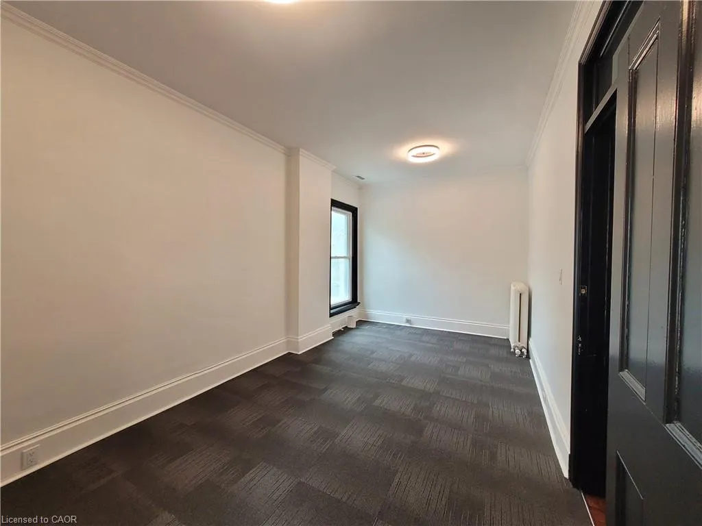 203 Macnab Street S, #8