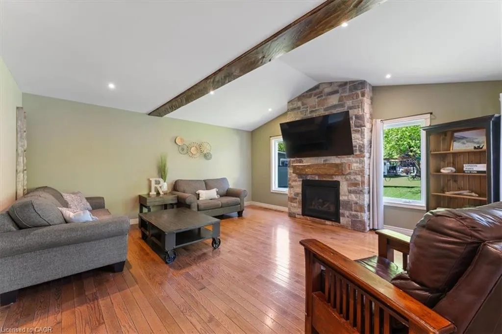 3246 Cedar Avenue