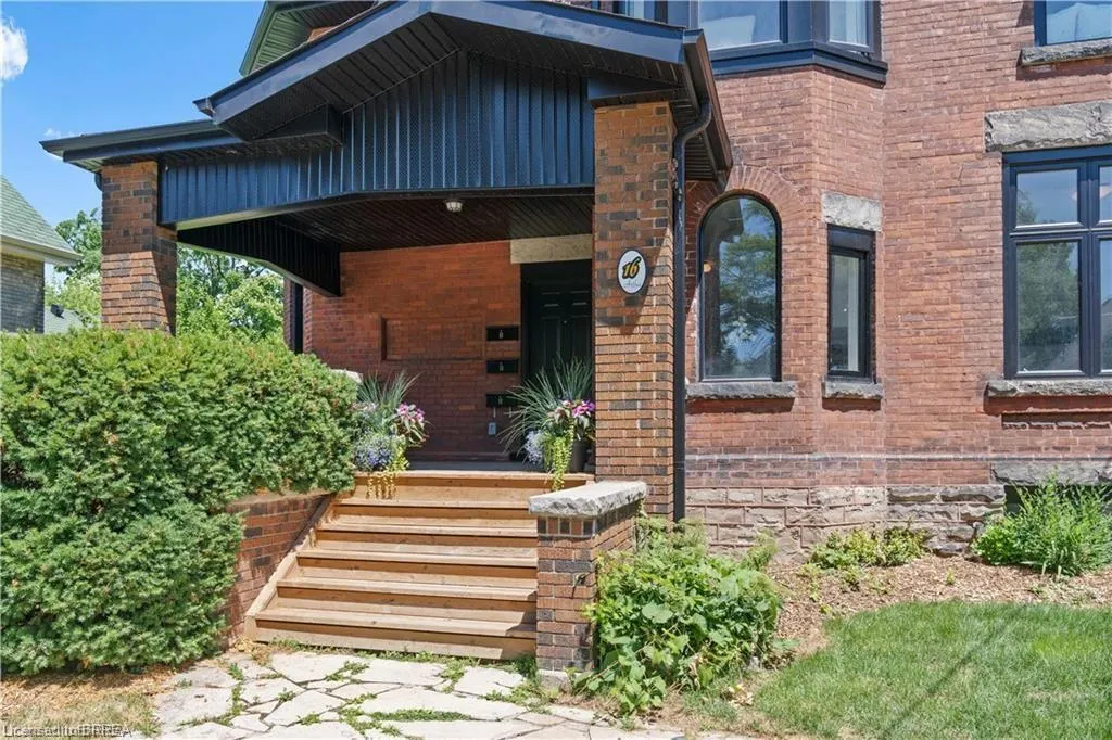 16 Arthur Street, #2A