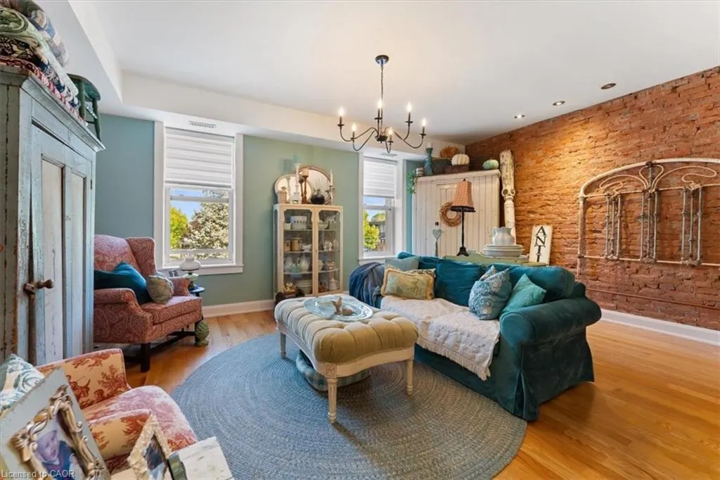 3710 Main Street, #201