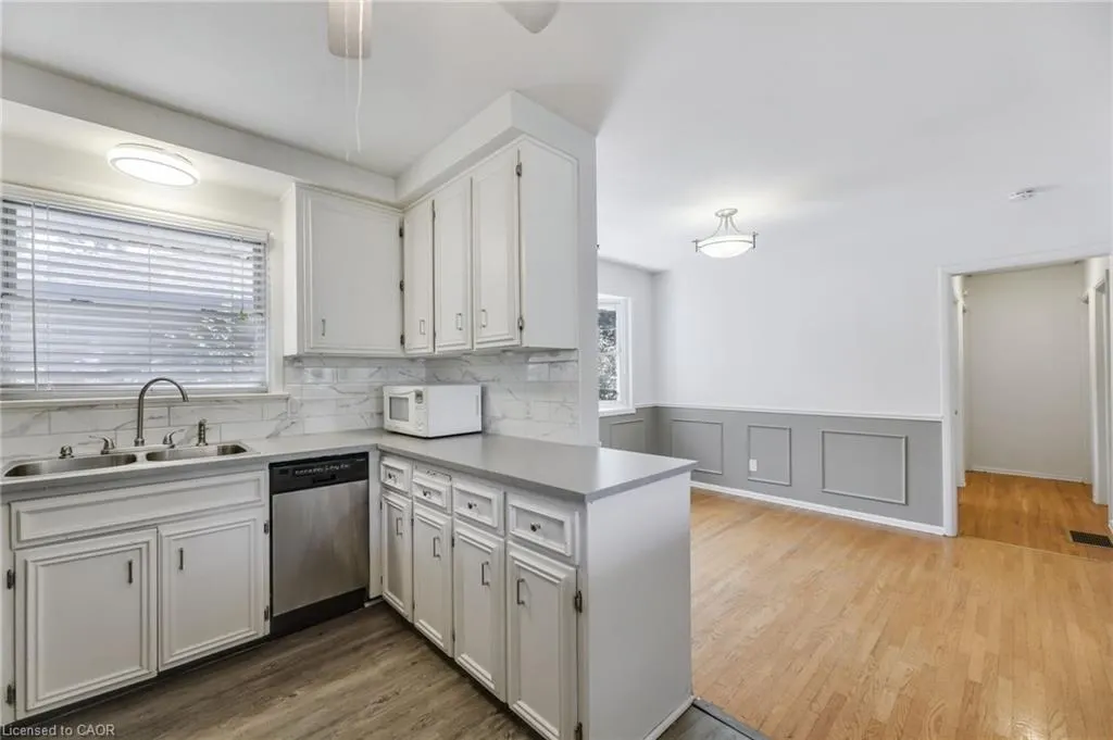 106 Laurentian Drive N