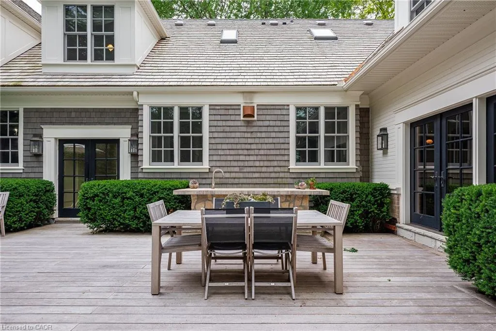 243 Alscot Crescent