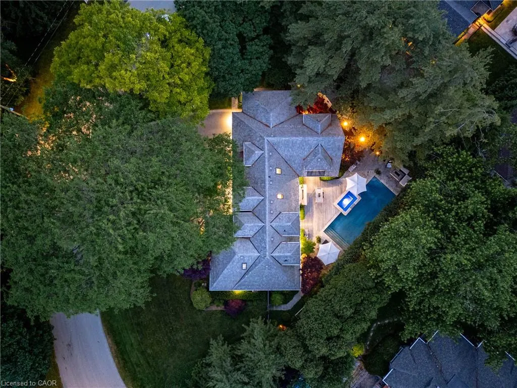 243 Alscot Crescent
